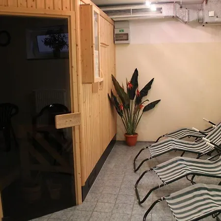 Mueritz Gruener Baum Gotthun